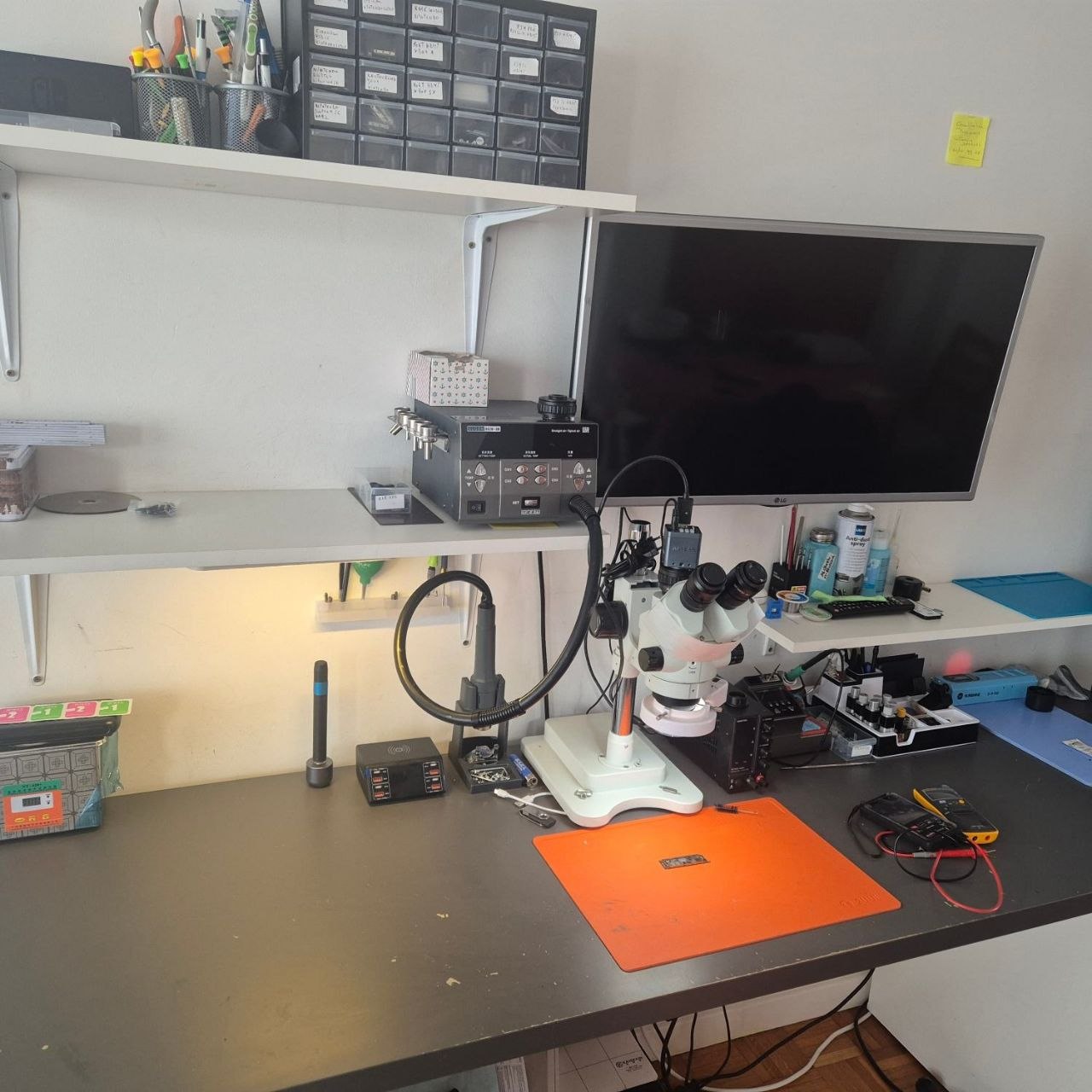 L'atelier VD MOBILE & REPAIR GAME — microscope, station BGA et outils professionnels